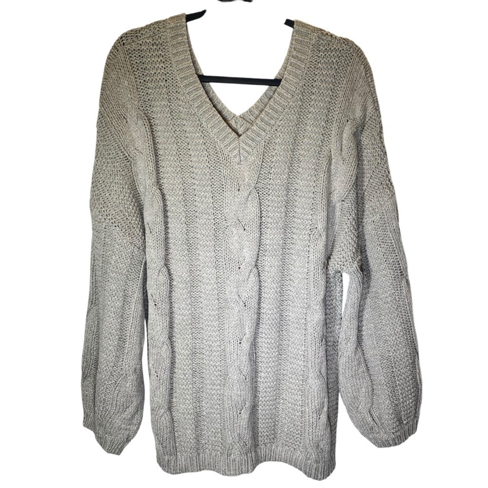 CHUNKY CABLE KNIT Women's size Medium Gray long sleeve V neck pull on New in Bag